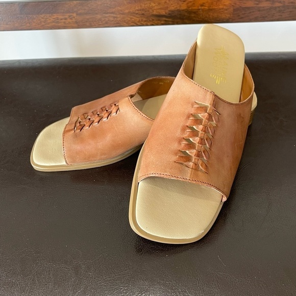 Maine Woods leather size 9 square toe slide on sandals - Picture 1 of 17
